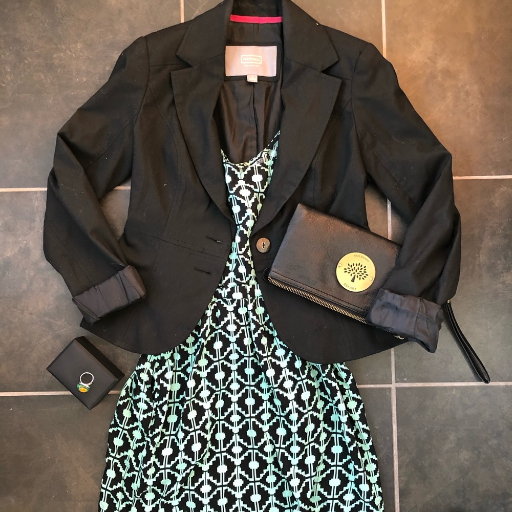Fitted black blazer